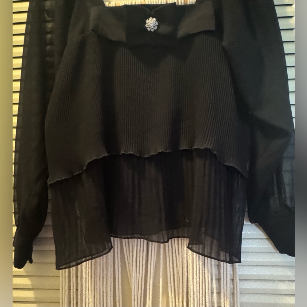 ZARA Pleated Top with Bow Sz Small - Picture 4 of 11